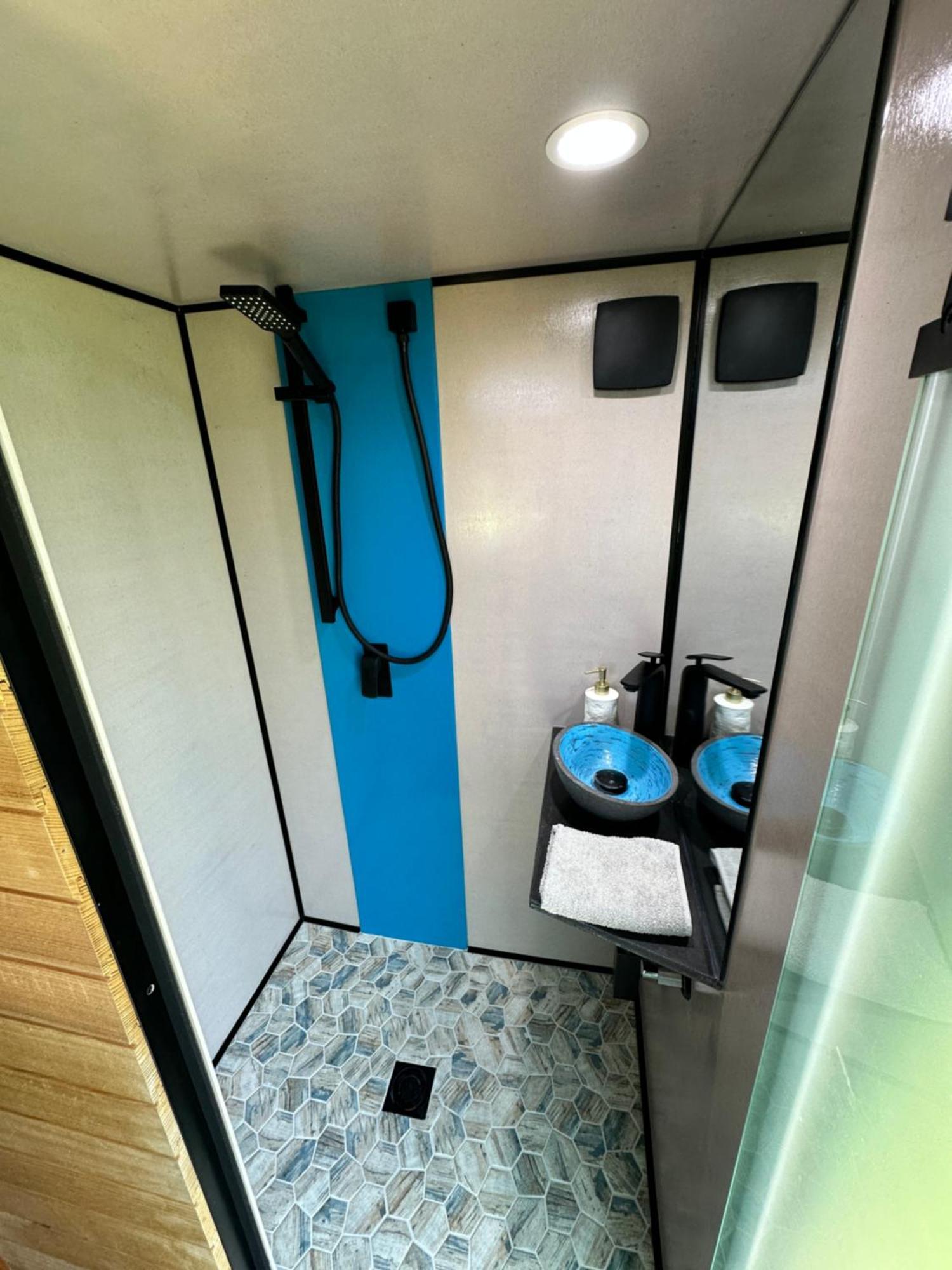 Ocean Breeze Tiny House - Ocean And Lake View 말라쿠타 외부 사진